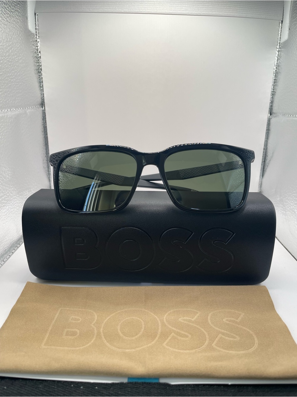 Brand New Authentic BOSS Hugo Boss Polarized Sunglasses 1579/S 807UC Black